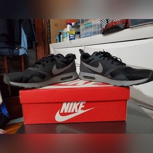 Air Max Tavas Black Size 12